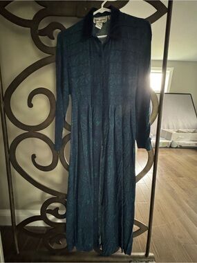 Vintage Long Sleeve, Velvet collar, Button down midi dress